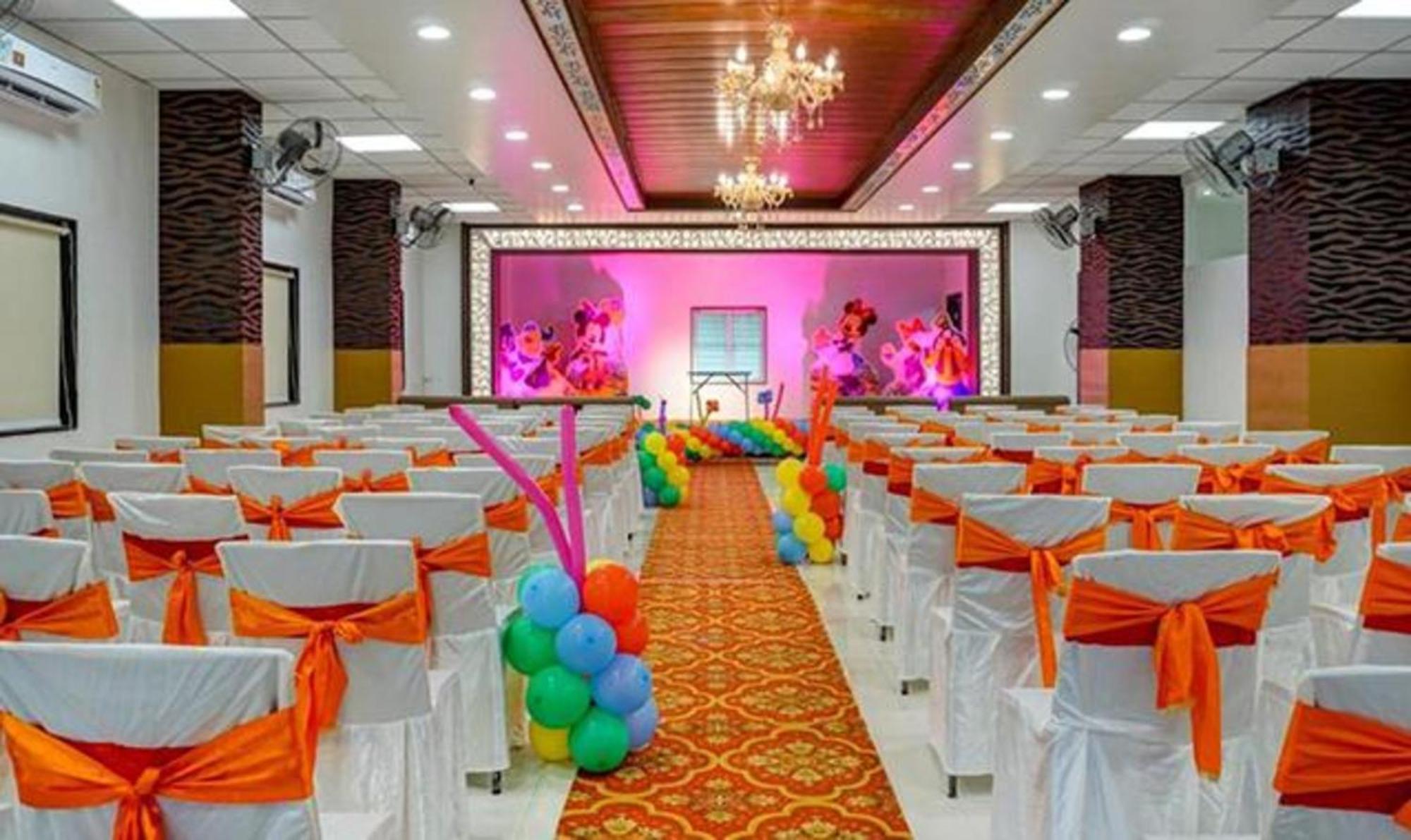 Omkar Executive Hotel Yerandwane Exterior foto