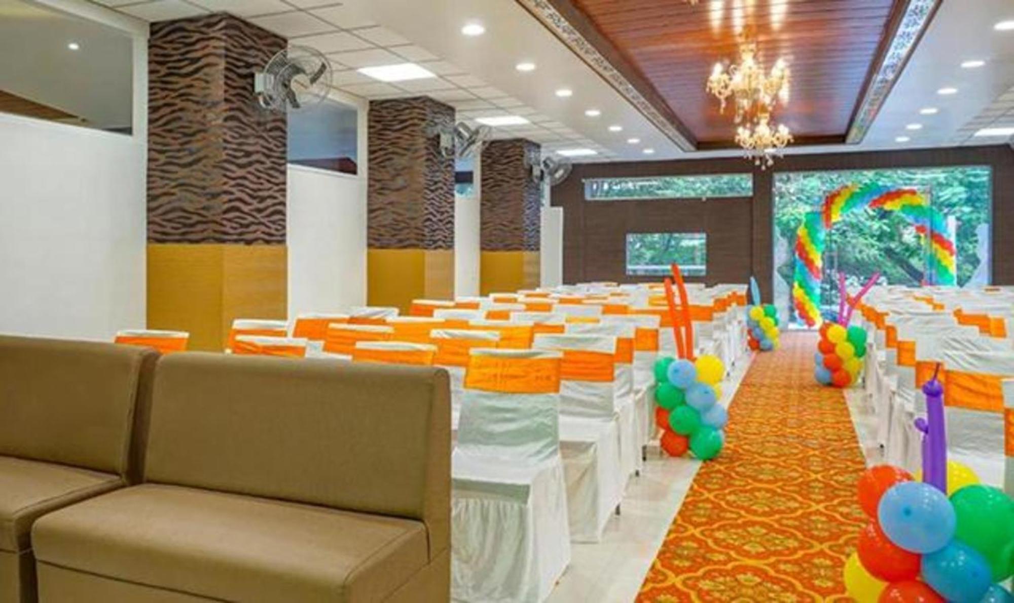 Omkar Executive Hotel Yerandwane Exterior foto