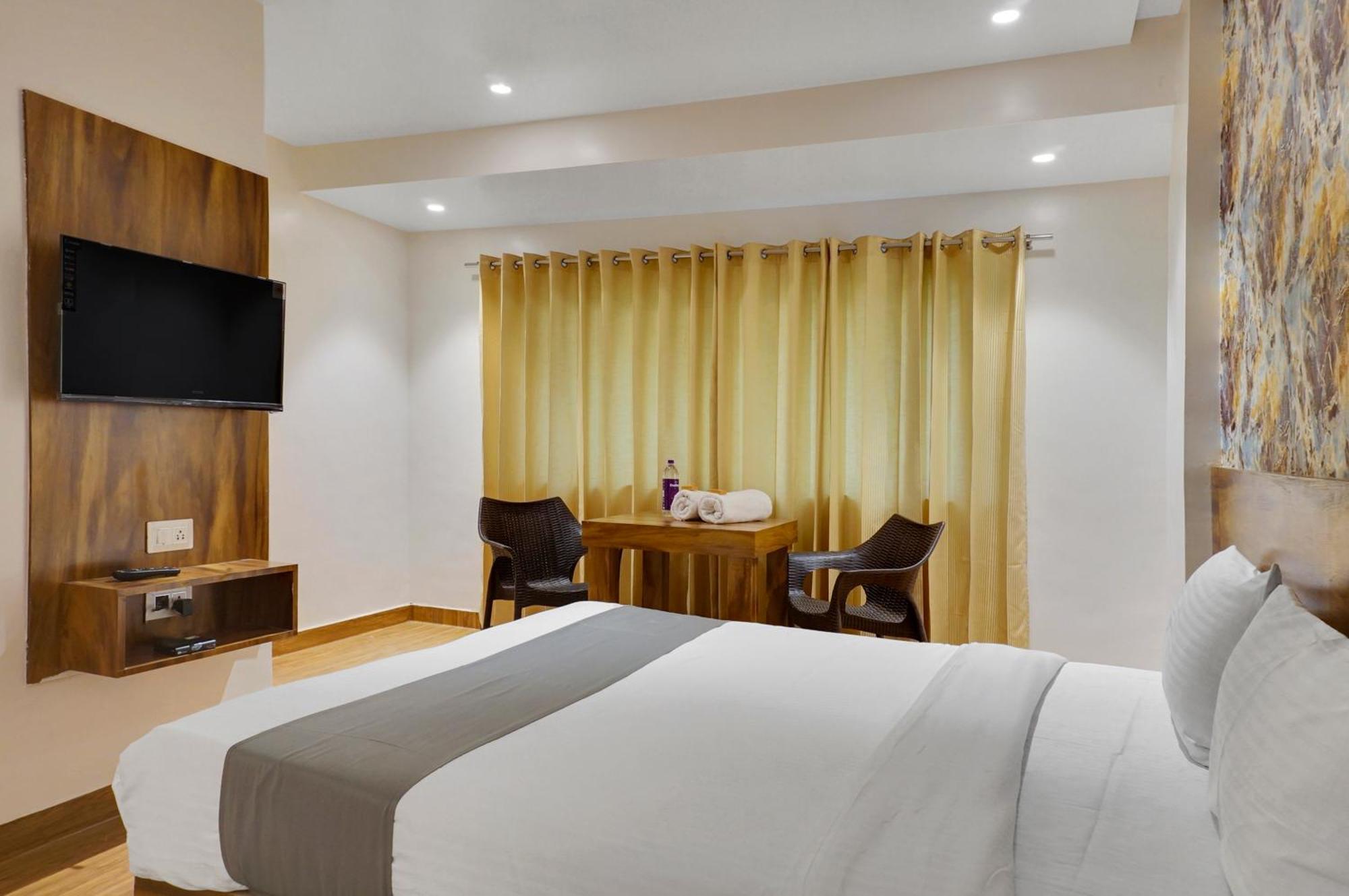 Omkar Executive Hotel Yerandwane Exterior foto